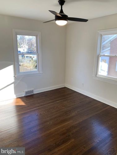 9407 Colesville Rd, Silver Spring MD 20901-4819 exterior