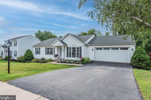 2704 Brookmar Dr, York, PA 17408-9488