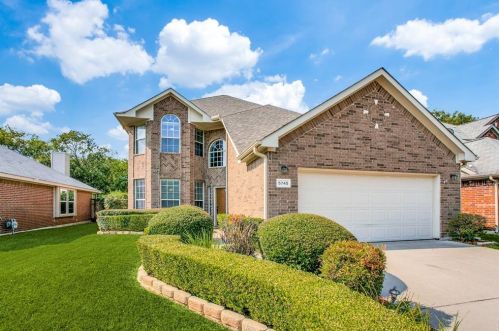 5745 Starboardway Dr, Fort Worth TX  76135-1828 exterior