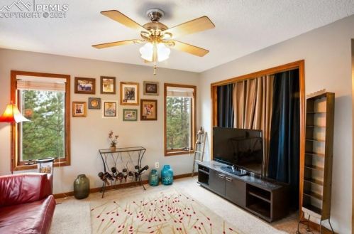 1070 Kings Crown Rd, Woodland Park CO 80863-7732 exterior