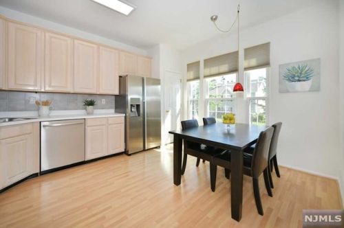 1163 Chedworth Cir, Mahwah, NJ 07430-1371
