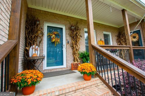 109 Mill St, Cave Spring, GA 30124-2629