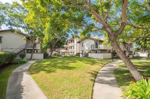 21372 Brookhurst St, Huntington Beach CA  92646-7341 exterior