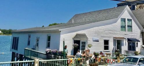26 Main St, Vinalhaven, ME 04863-3842