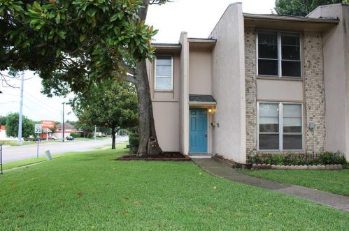 304 Arborview Dr, Garland TX  75043-2932 exterior