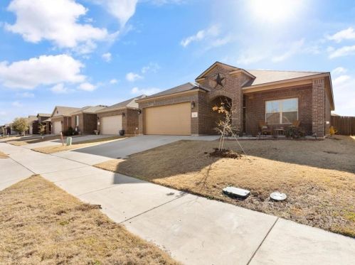 345 Lead Creek Dr, Fort Worth TX  76131 exterior
