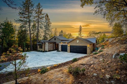 1351 Shady Tree Ln, Meadow Vista, CA 95722-9358
