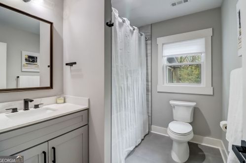 740 Moores Mill Rd, Atlanta GA  30327-1561 exterior