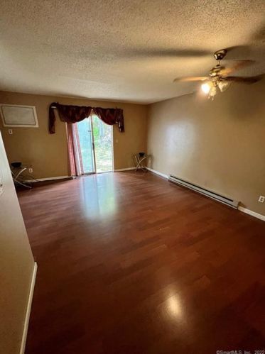 35 Pearl Lake Rd, Waterbury, CT 06706-2535