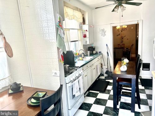 2816 22nd St, Philadelphia PA 19140-3830 exterior