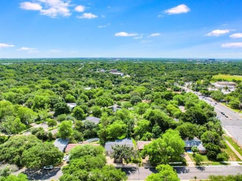 5707 Fairlane Dr, Austin TX  78757-4412 exterior