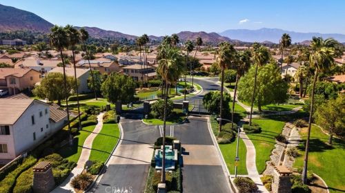 11364 Pondhurst Way, Riverside CA  92505-3471 exterior