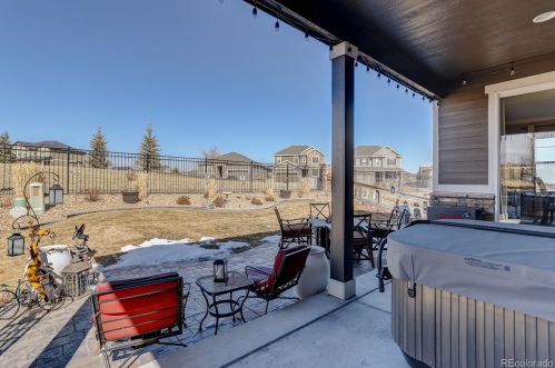 7275 Oak Hill Ct, Aurora CO 80018-1734 exterior