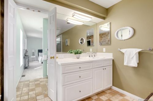 6264 Elmira Cir, Englewood CO  80111-5606 exterior