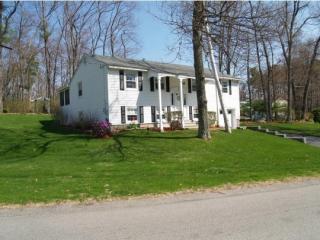 12 Gordon Rd, Derry, NH 03038-4352
