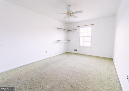 38 Catbird Ct, Trenton NJ 08648-2045 exterior