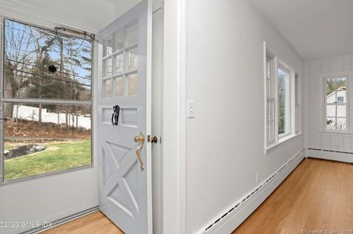 148 Old Mill Rd, Greenwich CT  06831-3016 exterior
