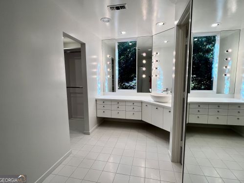 13 Heards Overlook Ct, Atlanta GA  30328-4757 exterior