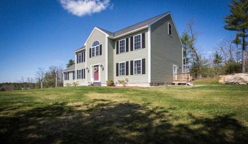 7 Countryside Dr, Brookline, NH 03033-4425