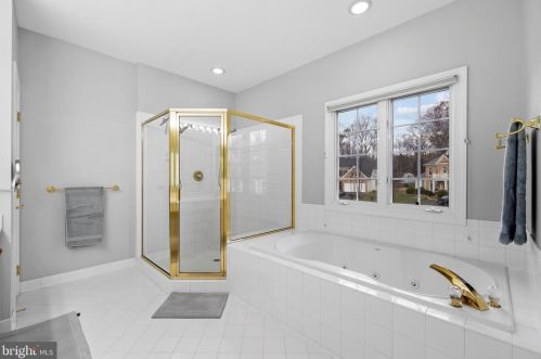 7305 Laurel Creek Ct, Springfield VA  22150-4912 exterior