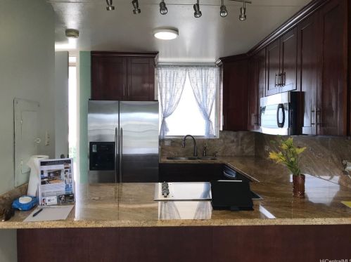 1320 Alexander St, Honolulu, HI 96826-1240