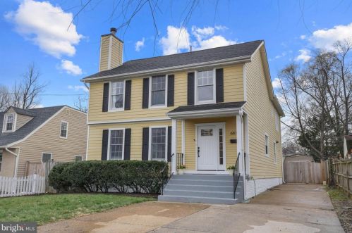6811 Custis Pkwy, Falls Church, VA 22042-2020