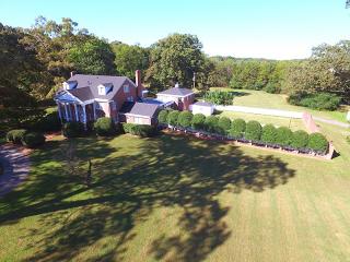 1107 Country Club Dr, Tullahoma, TN 37388-2552