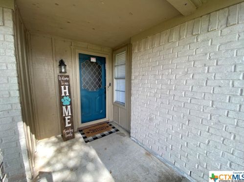 217 Goldenrod Ave, Victoria, TX 77904-2525