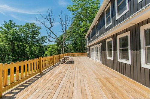 70 Peep Toad Rd, Killingly CT  06239-1522 exterior
