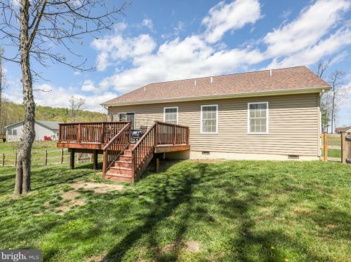 342 Executive Way, Hedgesville WV  25427-5770 exterior