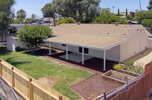 338 Plaza De Benito Juarez, Vista CA  92083-3549 exterior