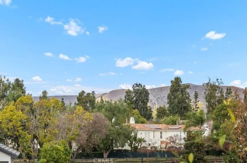 10 Vispera, Irvine CA  92620-2127 exterior