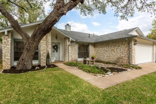 3904 Beaconsdale Dr, Austin, TX 78727-2953