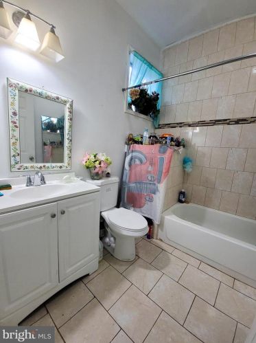 5236 2nd St, Philadelphia PA 19122-0033 exterior