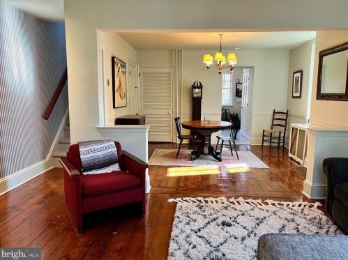 104 Gravers Ln, Philadelphia PA  19118-3806 exterior