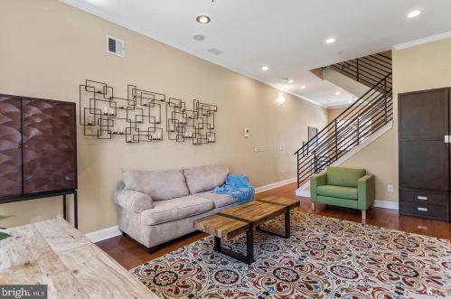 1907 League St, Philadelphia, PA 19146-2645