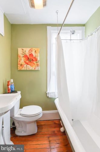 32 Ross St, Lancaster PA  17602-1942 exterior