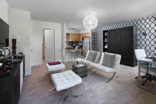 8400 Lindbergh Blvd, Philadelphia PA  19153-1535 exterior