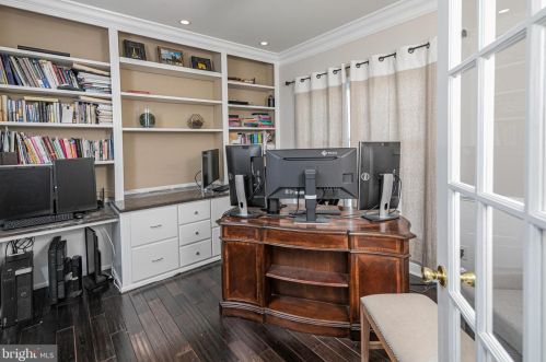 54 Ettl Cir, Princeton NJ  08540-2327 exterior