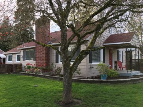 120 James St, Silverton OR  97381-1010 exterior