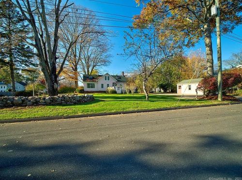 114 Spring St, Cheshire CT  06410-2720 exterior