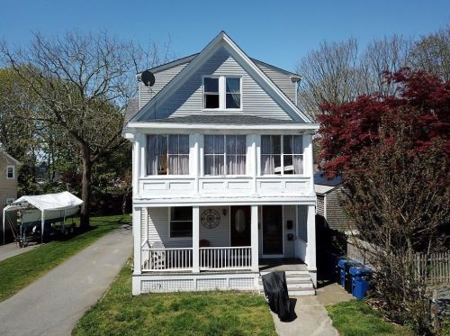12 Caswell Ave, Middletown, RI 02840-1818