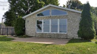 2436 Edgewater Dr, Vermilion, OH 44089-2501