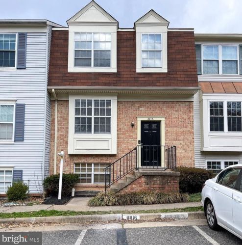 8816 Ridge Hollow Ct, Springfield VA  22152-1424 exterior