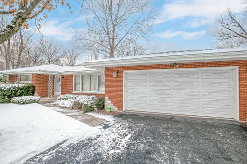 36 Parklane Dr, Palos Park, IL 60464-2562