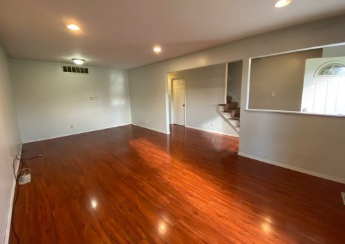 455 Salem Sq, Lemont, IL 60440-2978