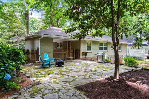 438 Hilderbrand Dr, Atlanta GA  30328-4124 exterior