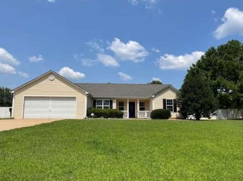 4551 Atha Cir, Loganville, GA 30052-4435