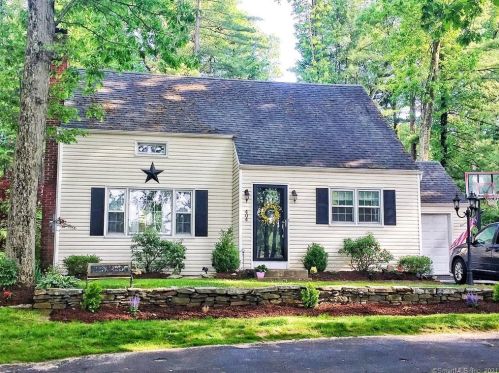 404 Neipsic Rd, Glastonbury, CT 06033-3035