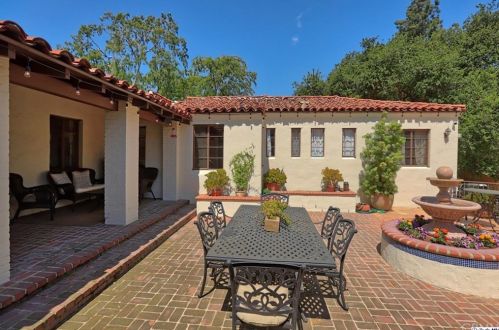3113 Sparr Blvd, Glendale CA  91208-1829 exterior